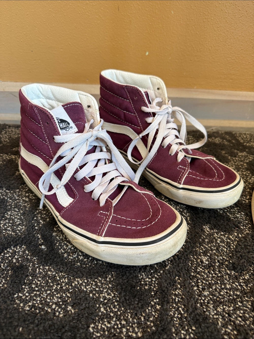 Vans Men’s size 5.5 Women’s size 7 -Sk8-Hi Sneakers in Burgundy with White Strip